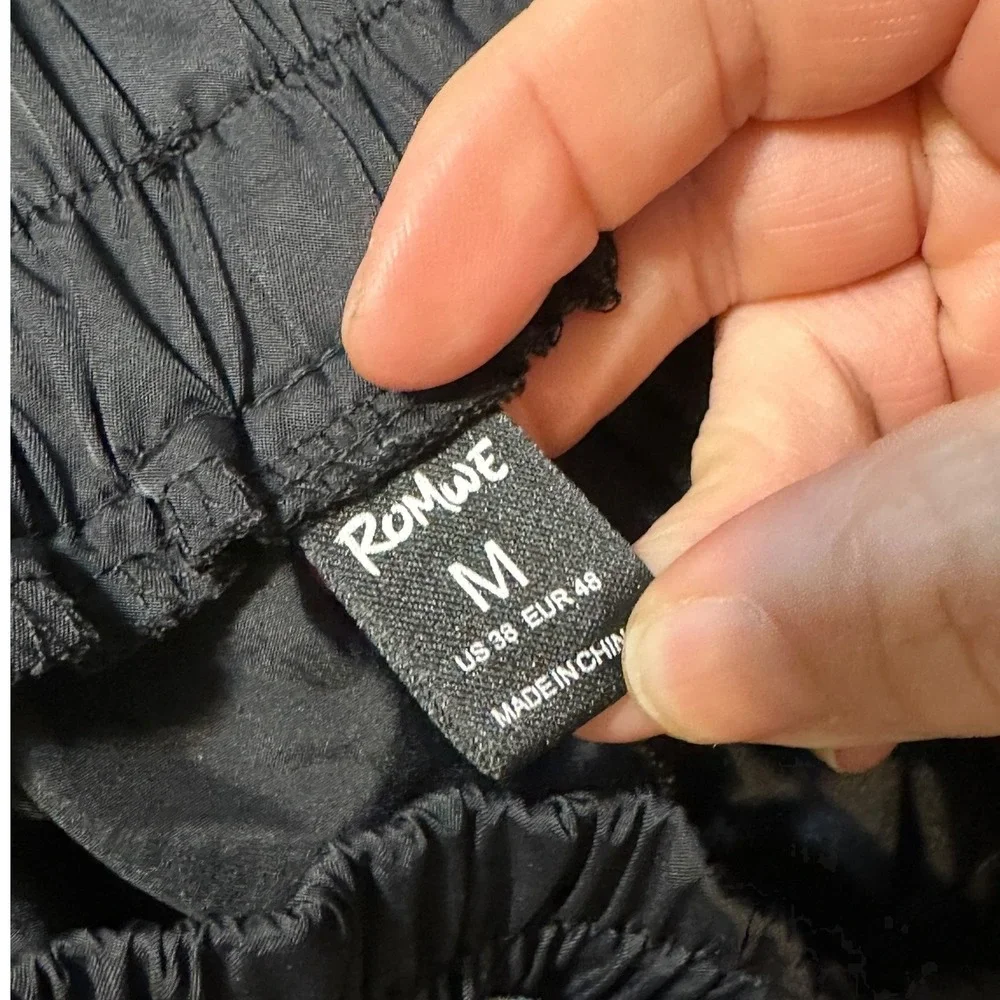 Romwe Black Palm Tree Sequin Drawstring Shorts Size‎ M